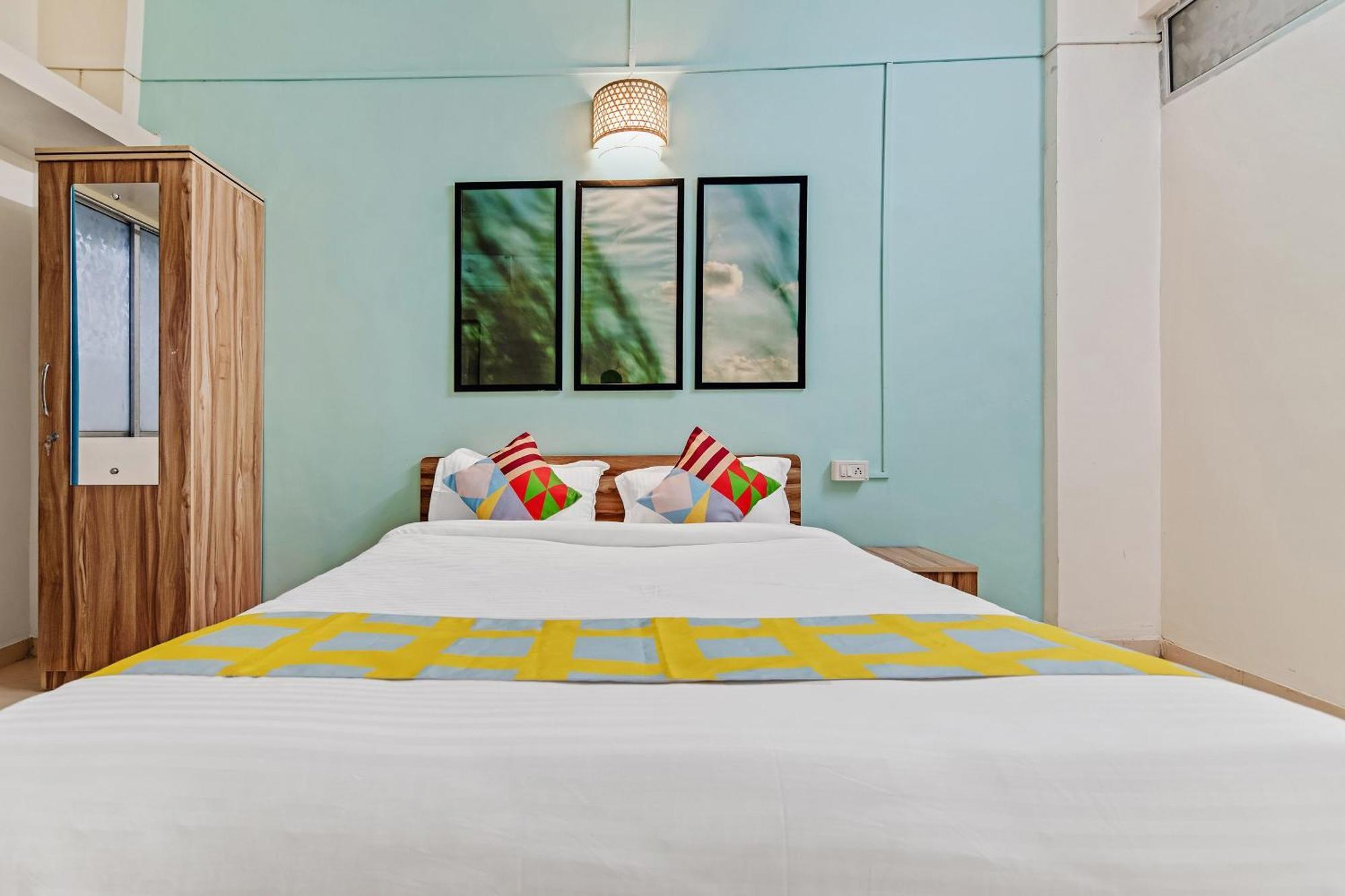 Super O Saraswati Niwas Vadgaon Budruk Guest house 3*